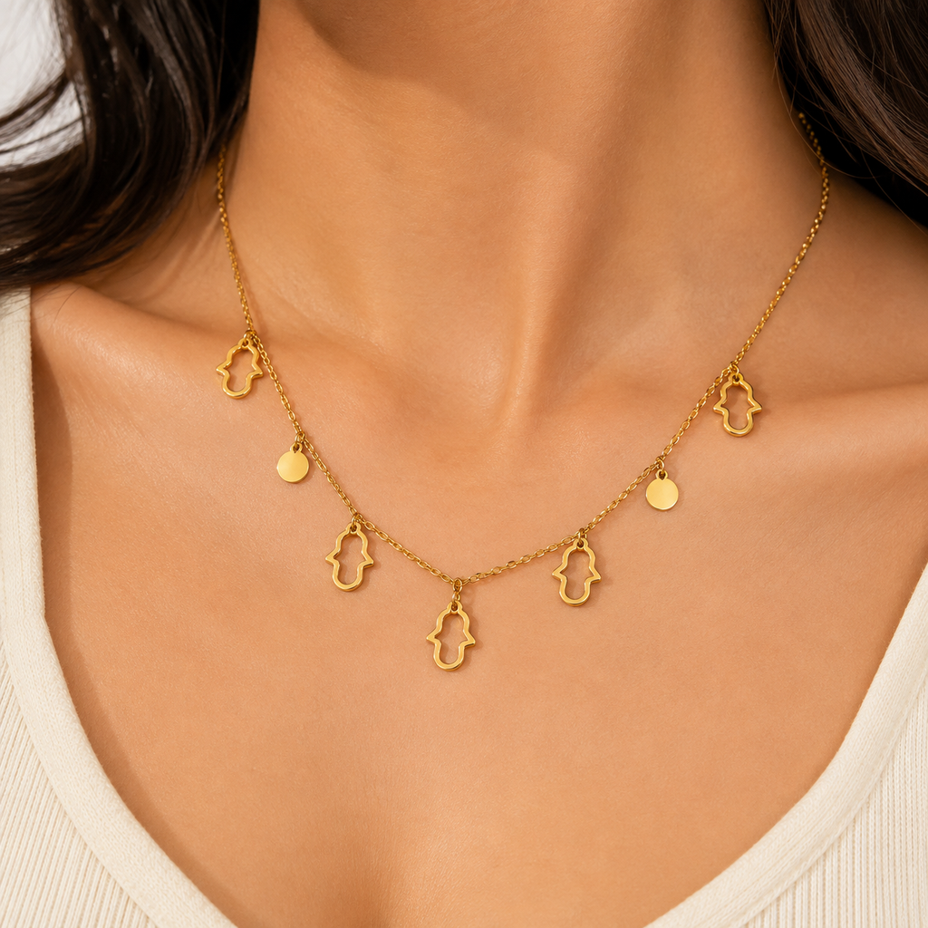 Luna charm neck chain